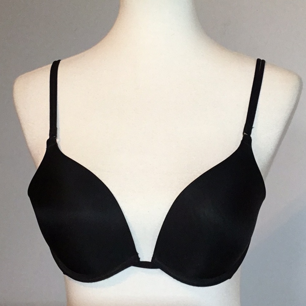 Victoria’s Secret push up, 34C, plunging neck, one hook fastener, adj straps